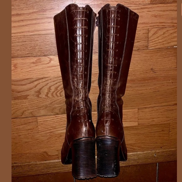 ❌SOLD❌ Steve Madden Leather Heeled Campus Boots - Picture 4 of 8